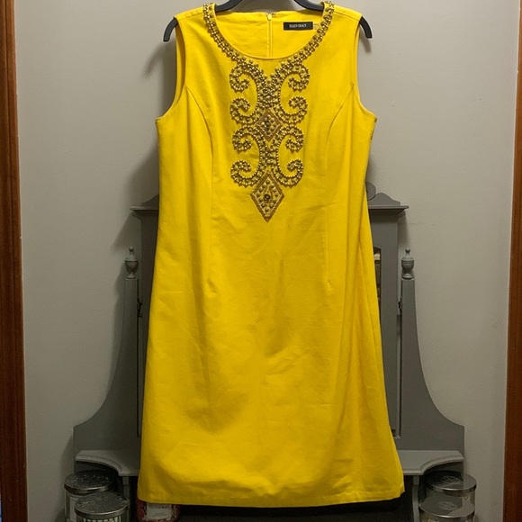 Ellen Tracy Dresses & Skirts - Ellen Tracy size 14 bright yellow dress with gorgeous gold beading perfect